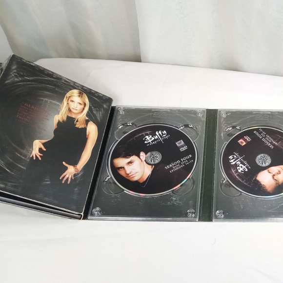 Buffy the Vampire Slayer Complete Fourth Season DVD Box Set TV Series - Picture 6 of 14